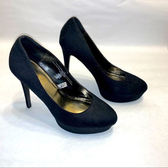 Xhilaration black faux suede platform heels - Picture 12 of 14